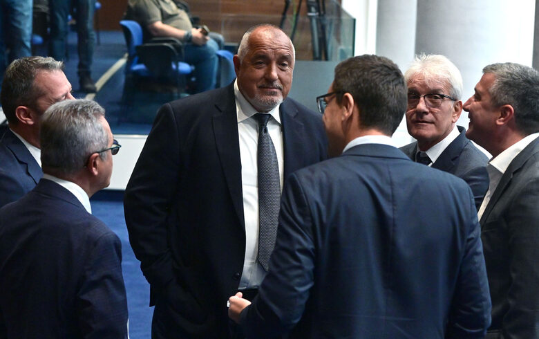 Заседание на 49 народно събрание, парламент Бойко Борисов, Делян Добрев, Йордан Цонев, Рамадан Аталай, Драгомир Стойнев, Венко Сабрутев (в гръб)