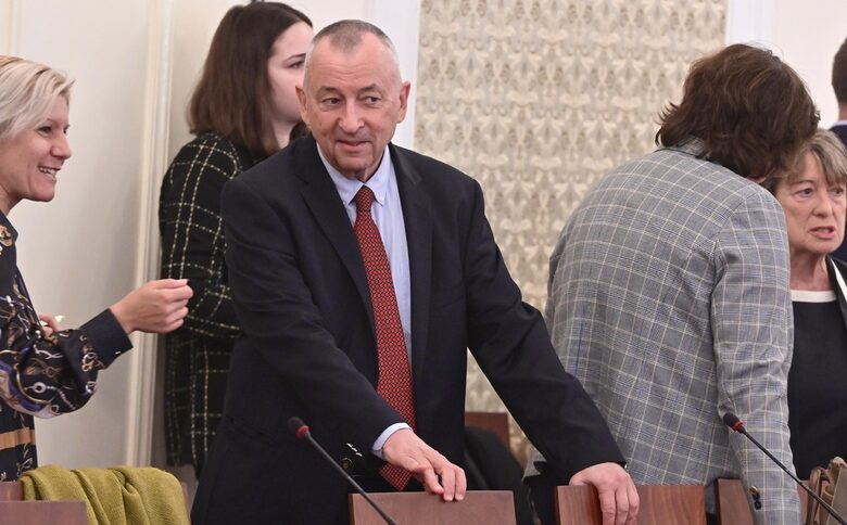 Георги Пирински отправи критики към предложенията за промени и обясни, че проблемът не е в основния закон.