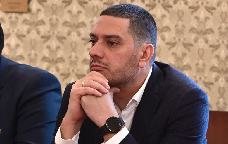 ГЕРБ се включи в дебата с аргумент, че голяма част от мотивите за вота са по решения на парламента