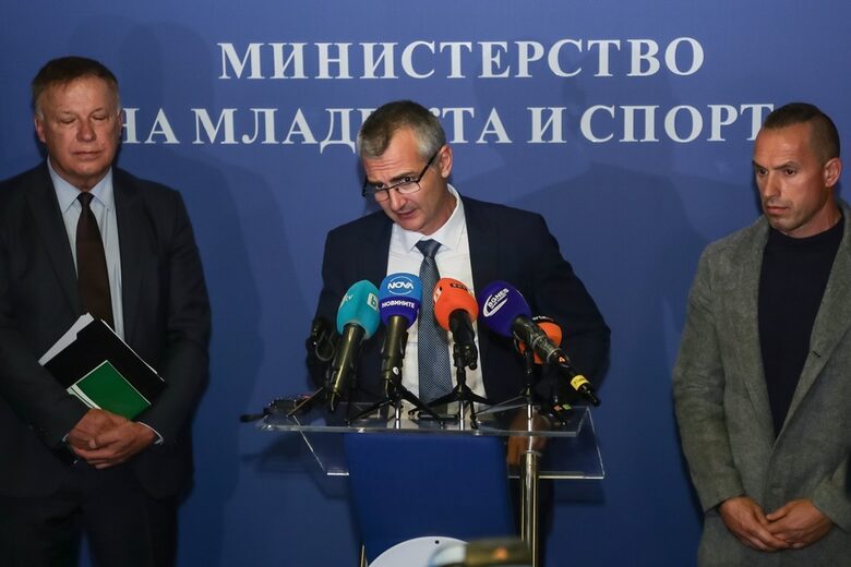 Министерството на спорта осъди агресията, но и превишаването на правата от полицаи