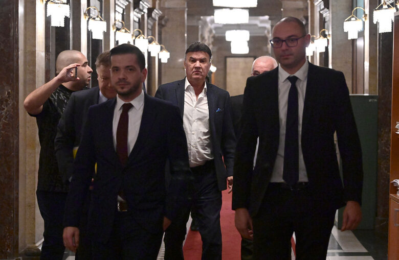 Не едно, а две ръководства: Изпълкомът или кой управлява футболния съюз