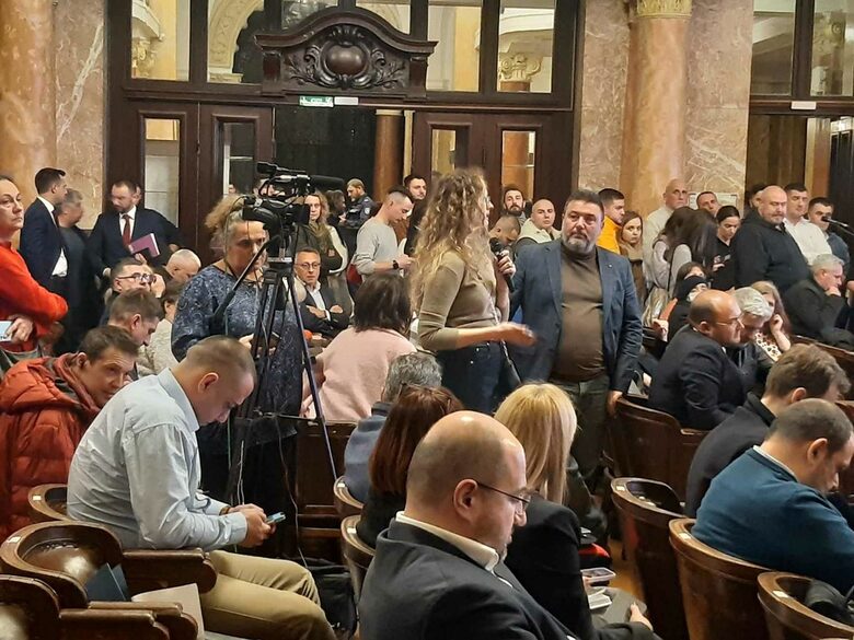 Гражданка пита защо в бюджета са намалени средствата за "Екоравновесие".