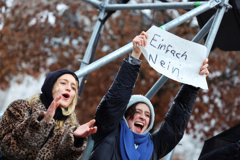 Близо 200 хил. излязоха на поредните протести в Германия срещу крайната десница