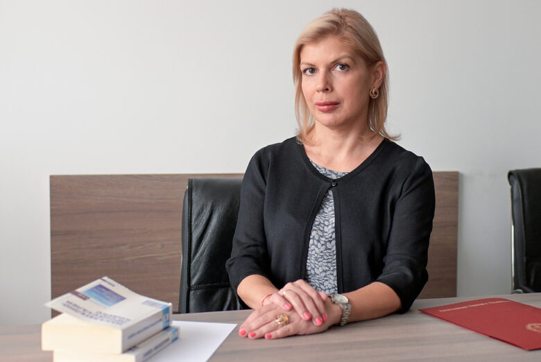 Невена Зартова подаде оставка, а миналата седмица бе отстранена като ръководител на Софийската районна прокуратура.