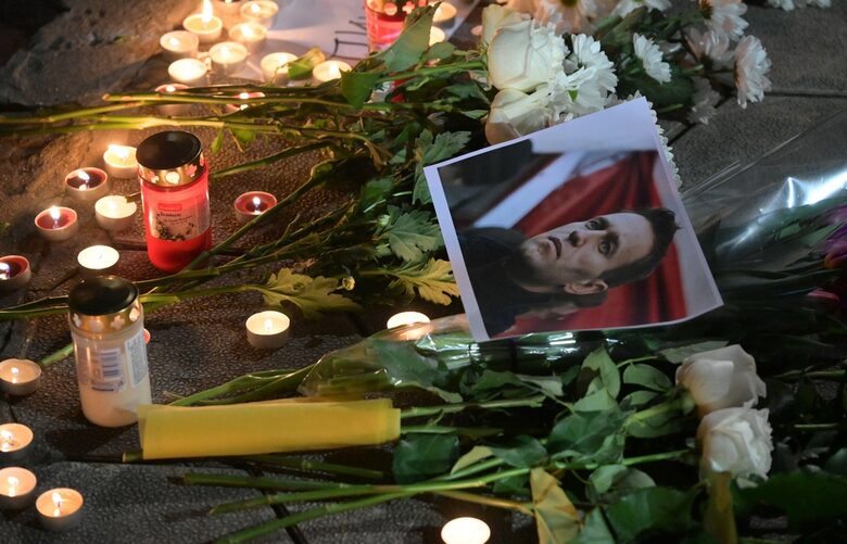 Кадърът е от вчерашното бдение пред руското посолство в София.