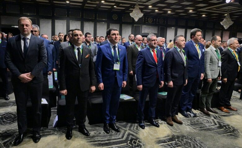 Над 400 делегати - кметове, председатели на общински съвети и общински съветници от 240 общини се събраха днес. Над 400 делегати - кметове, председатели на общински съвети и общински съветници от 240 общини се събраха днес.