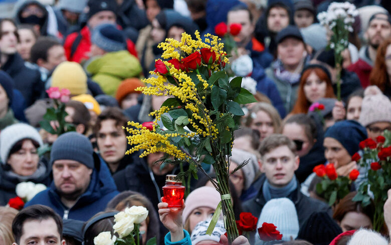 Множеството вероятно надхвърли 10 хил. души