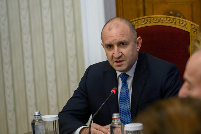 Президентът изпрати предложението за кабинет на парламента, какво предстои