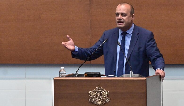 Христо Проданов от БСП в Народното събрание. Снимката е архивна