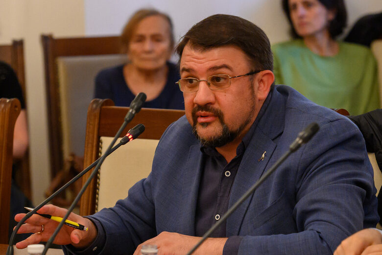 Главчев ще иска министри от "Продължаваме промяната - Демократична България" за алиби, заяви Ананиев