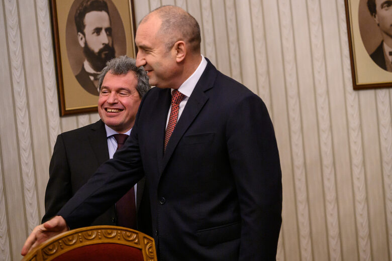 Тошко Йорданов (вляво)