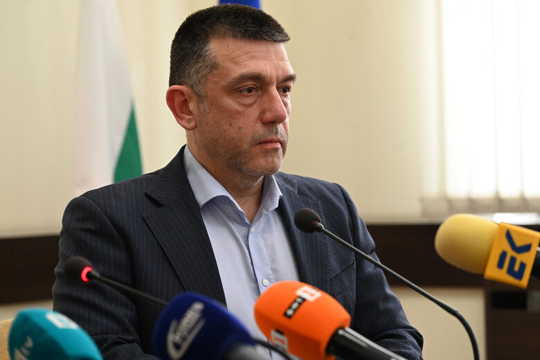 Служебният министър на финансите направи първо назначение и обяви липси в резерва (допълнена) Служебният министър на финансите направи първо назначение и обяви липси в резерва (допълнена)