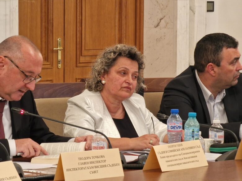 Съдия Галя Георгиева определи като прецедент това в Народното събрание да бъде изслушван подсъдим, визирайки Веселин Денков