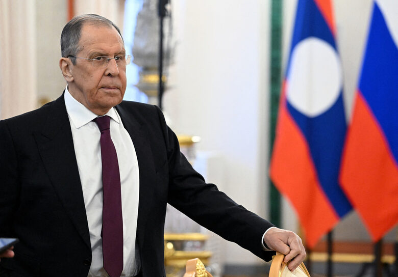 Сергей Лавров, който е руски външен министър от 20 години, запазва поста и през новия мандат на Путин
