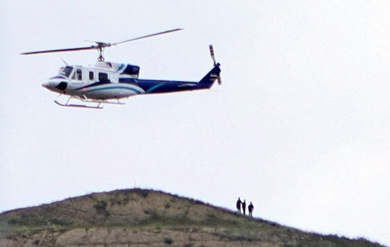 Според официалната агенция ИРНА полетът е бил с хеликоптер Bell 212.