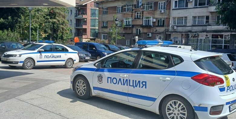 Към 12 часа днес звената "Български документи за самоличност" в СДВР и ОДМВР са издали 34 удостоверения на граждани за упражняване правото им на глас.
