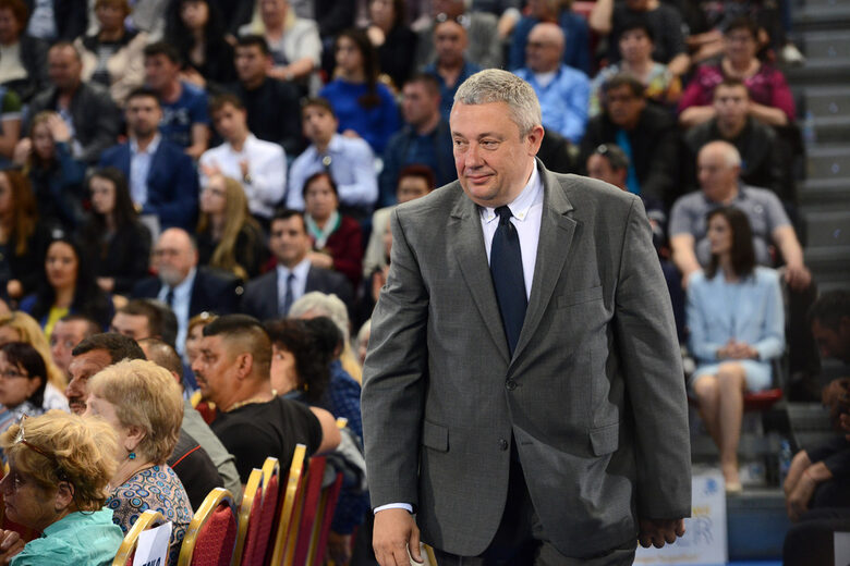 Илия Лазаров