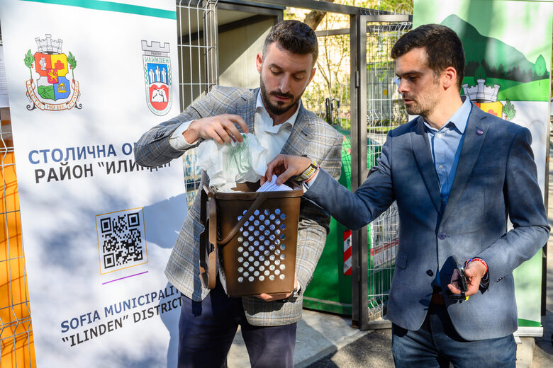 Емил Бранчевски (вляво) е отстранен като кмет на район "Илинден". Той обжалва решението в административния съд. Емил Бранчевски (вляво) е отстранен като кмет на район "Илинден". Той обжалва решението в административния съд.
