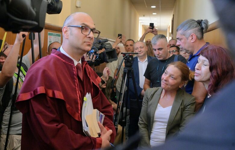 Наблюдаващият прокурор Димитър Франтишек поиска постоянен арест за Нико Тупарев.