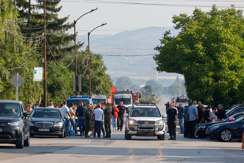 Остава рискът от хаотично експлозии на пиротехниката в складовете край Елин Пелин