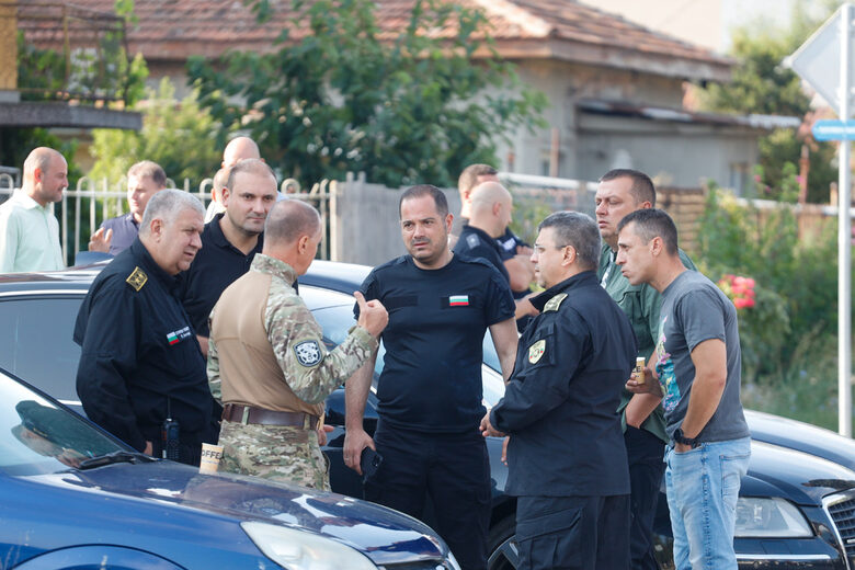 Сградите около взрива в Елин Пелин са проверени от следователи