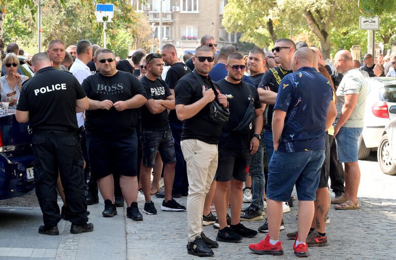 Полицаи в защита Калин Стоянов да продължи да бъде служебен министър и в следващия кабинет на Главчев