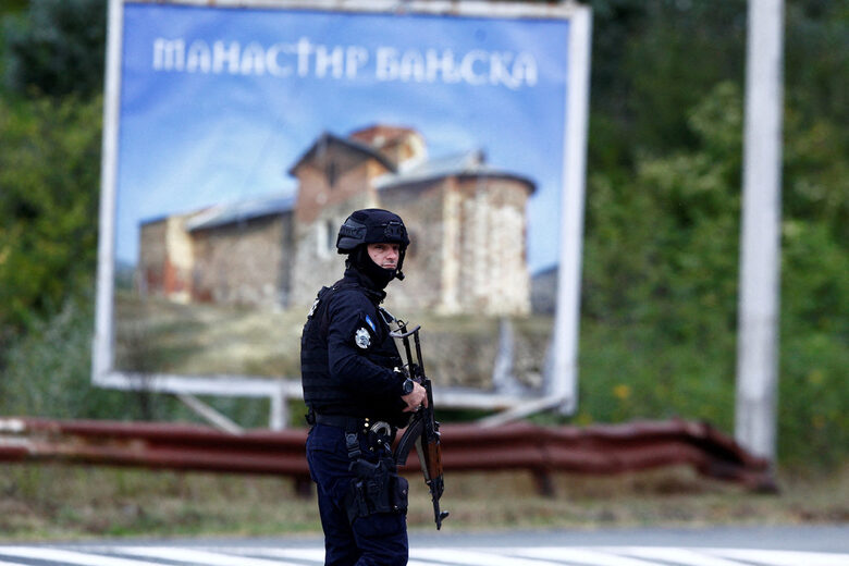Напрежението се засили през май 2023 г., когато косовската полиция завзе общински сгради в населените предимно със сърби общини в Северно Косово, където жителите отхвърлиха етническите албански кметове, избрани на бойкотирани от сърбите избори.