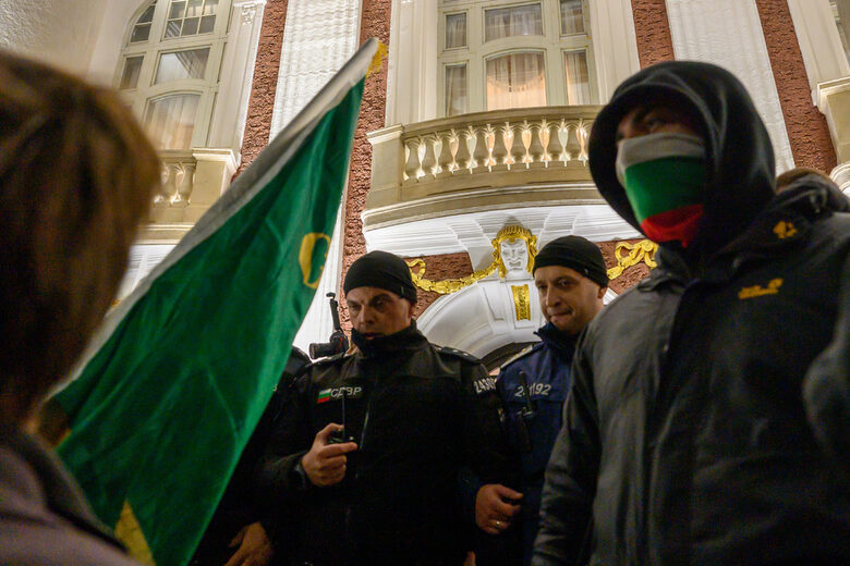 Правозащитници и журналисти разкритикуваха провала на МВР и Васил Терзиев да осигурят ред