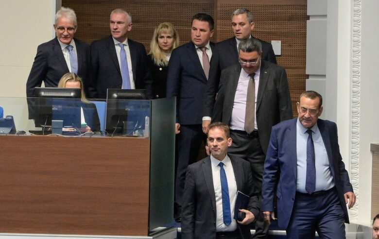 Дебатът приключи, депутатите излязоха в почивка