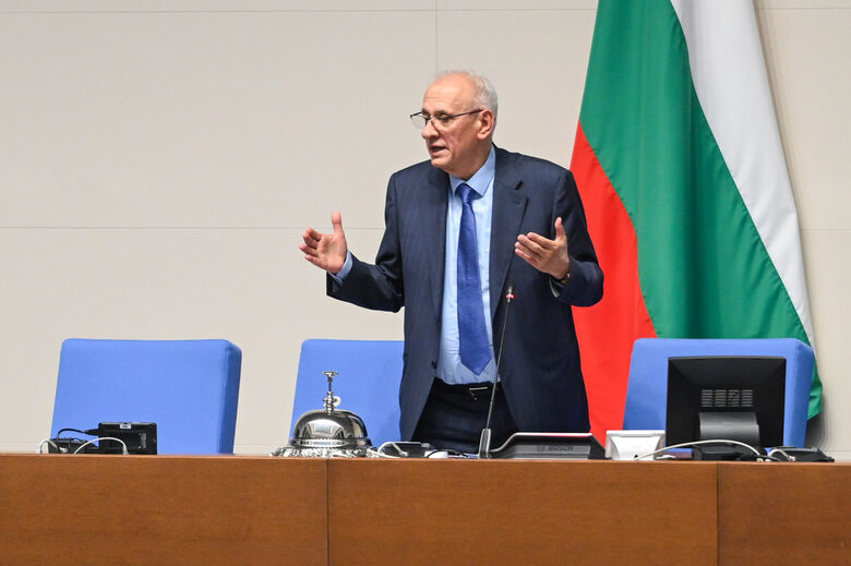 БСП е склонна да подкрепи кандидатурата на най-възрастния депутат