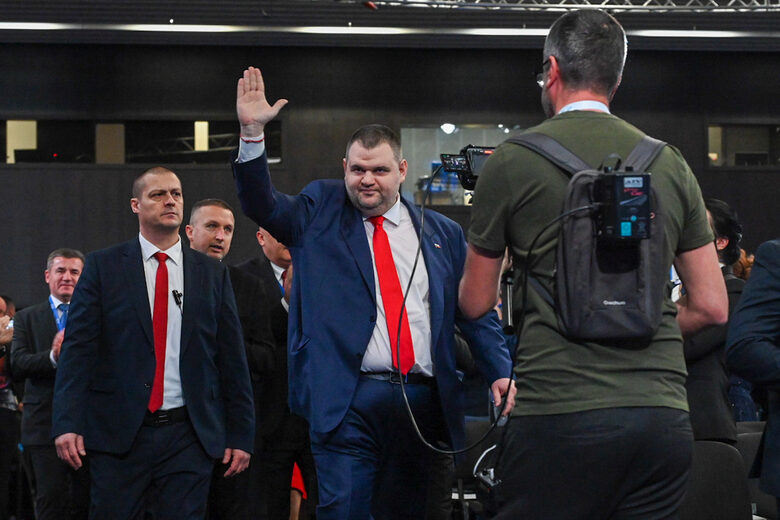 Делян Пеевски застана начело на ДПС, но финалното решение ще е на съда