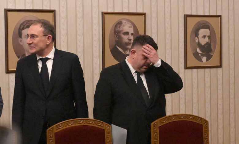 Конгресът на БСП отложи избора на председател за неделя заради липса на бюлетини