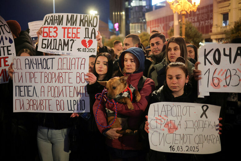 Хиляди протестираха в Скопие и други македонски градове след пожара, властта започна чистка в МВР