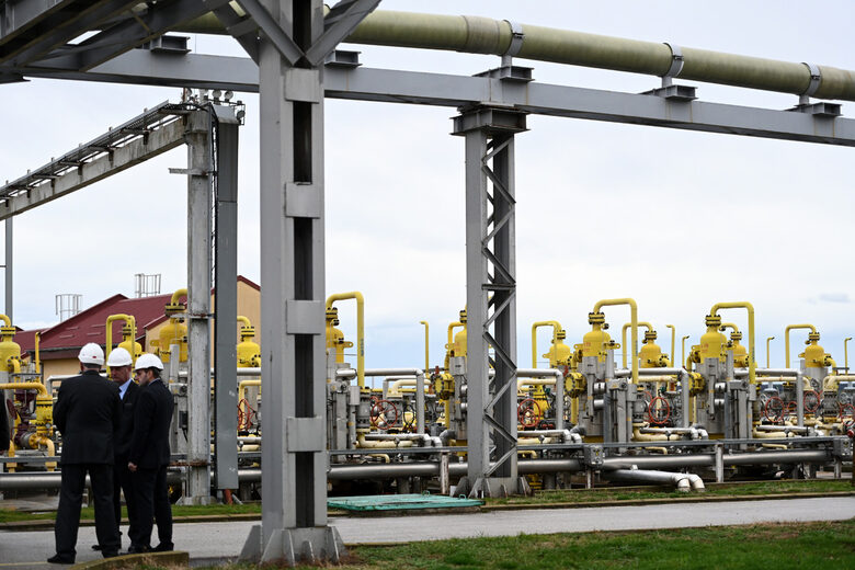 Из подземията на газохранилището и схемата "Чирен" Из подземията на газохранилището и схемата "Чирен"