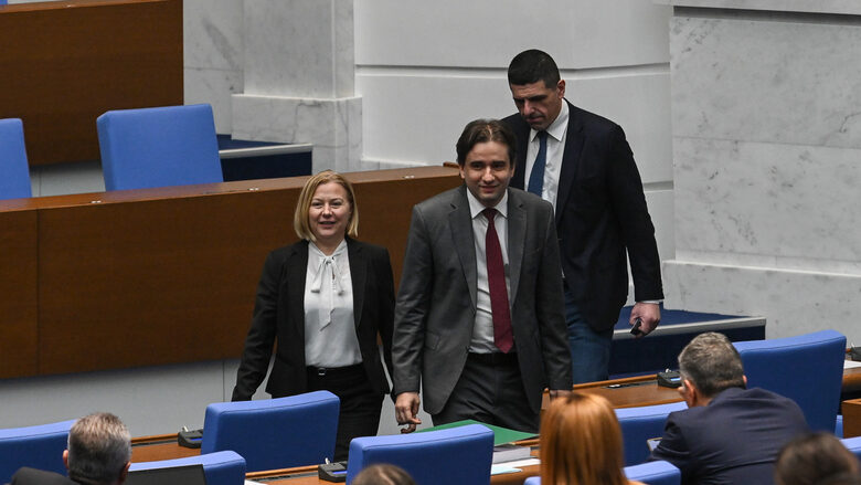 Божидар Божанов