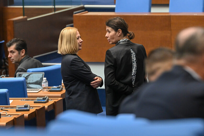 Eлисавета Белобрадова и Надежда Йорданова се отказаха от лидерската надпревара