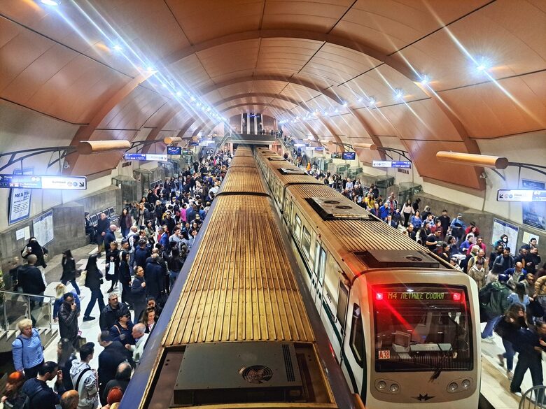 Шести ден от градския транспорт в София ще се движи само метрото