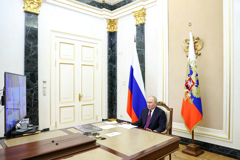 Сила или легитимност – защо са му на Путин преки преговори, а не разгроми Украйна