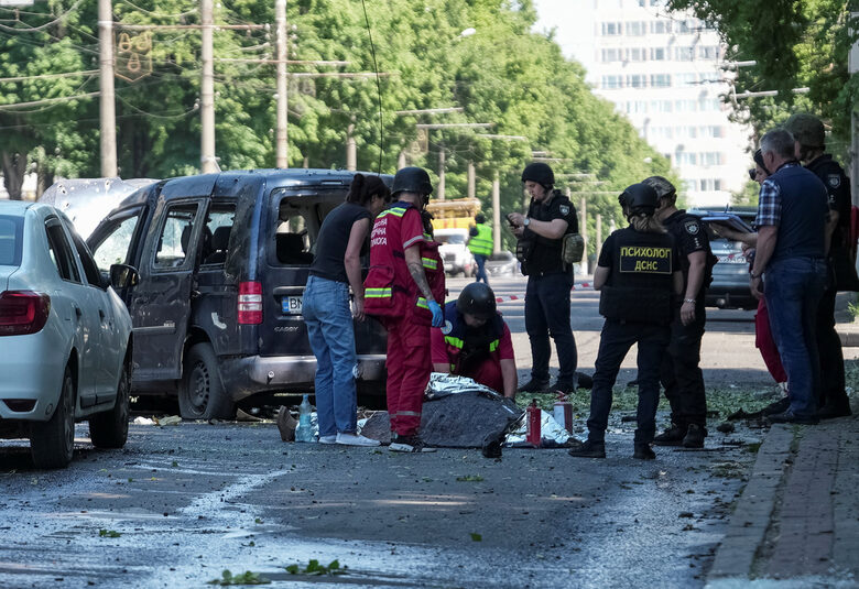 Русия удари центъра на Суми, загинали са поне трима души