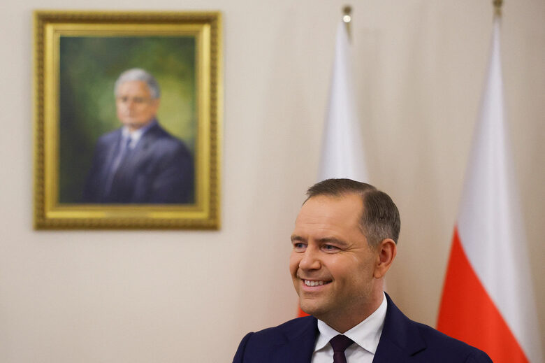 "Политико": Полша, за разлика от България, ни най-малко не се интересува от еврото