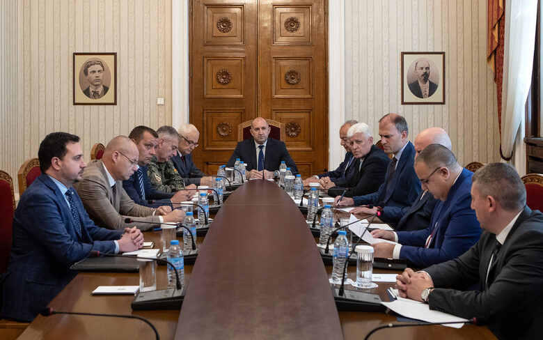 Президентът събра шефовете на спецслужбите заради ситуацията в Близкия изток