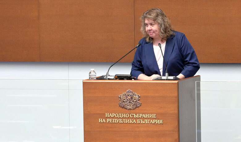 Киселова увери, че парламентът ще подкрепя всички мерки за безпроблемно въвеждане на еврото