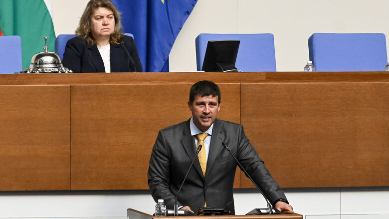 Според Ивелин Михайлов акцията във Варна след новината за еврото е "демонстрация на Пеевски"
