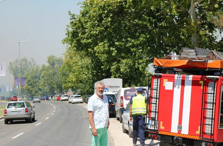 Пожар унищожи три къщи в момчилградско село