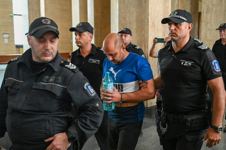 Апелативният съд остави в ареста обвинения за тероризъм за палеж