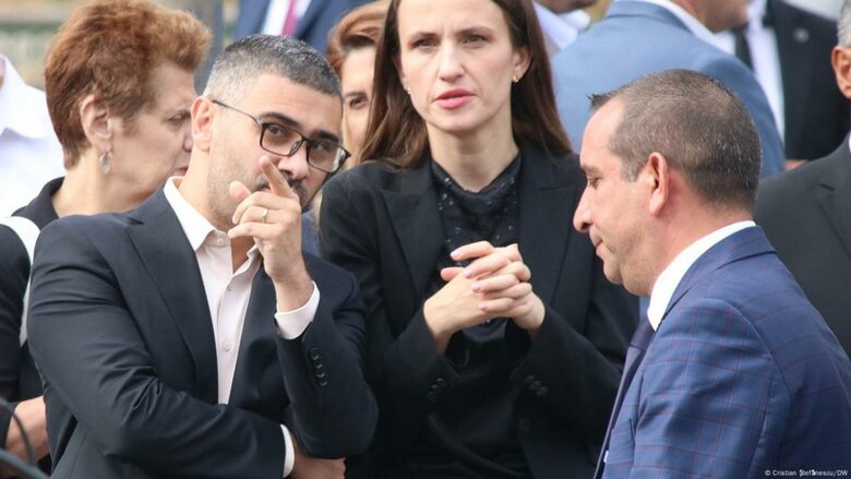 Румънската външна министърка Оана Цою и министърът на труда Петре Флорин Маноле участваха във възпоменанието на загиналите при холокоста роми.