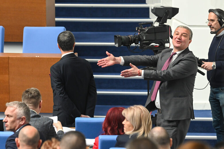 Председателят на парламентарната група на БСП Драгомир Стойнев и управителят на здравната каса Петко Стефановски Председателят на парламентарната група на БСП Драгомир Стойнев и управителят на здравната каса Петко Стефановски