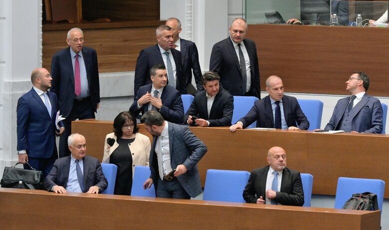 Започват дебатите по петия вот на недоверие срещу кабинета