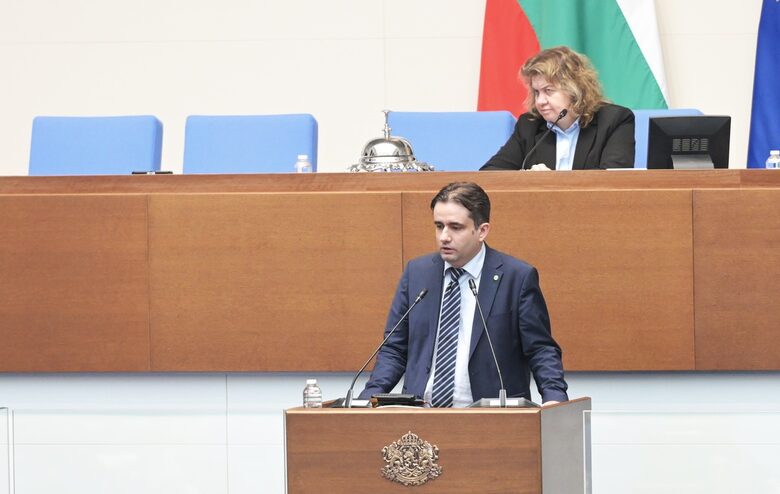 Заседание на народното събрание НС Божидар Божанов