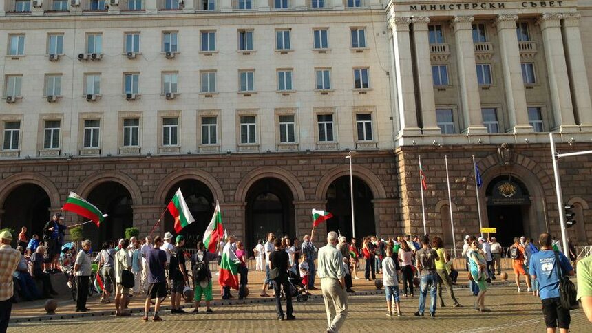 Ден 25 от протестите срещу правителството на Орешарски (хронология ...